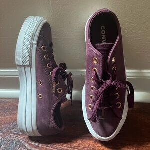 Burgundy platform converse 6 NWOT chucks